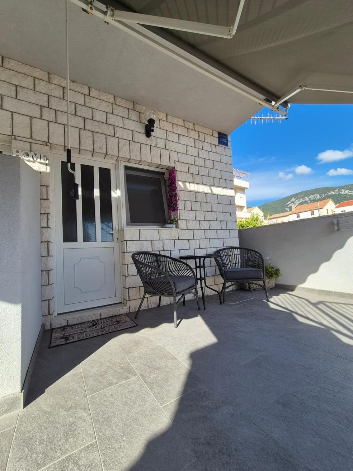 Apartment Karla Komiža Exterior foto