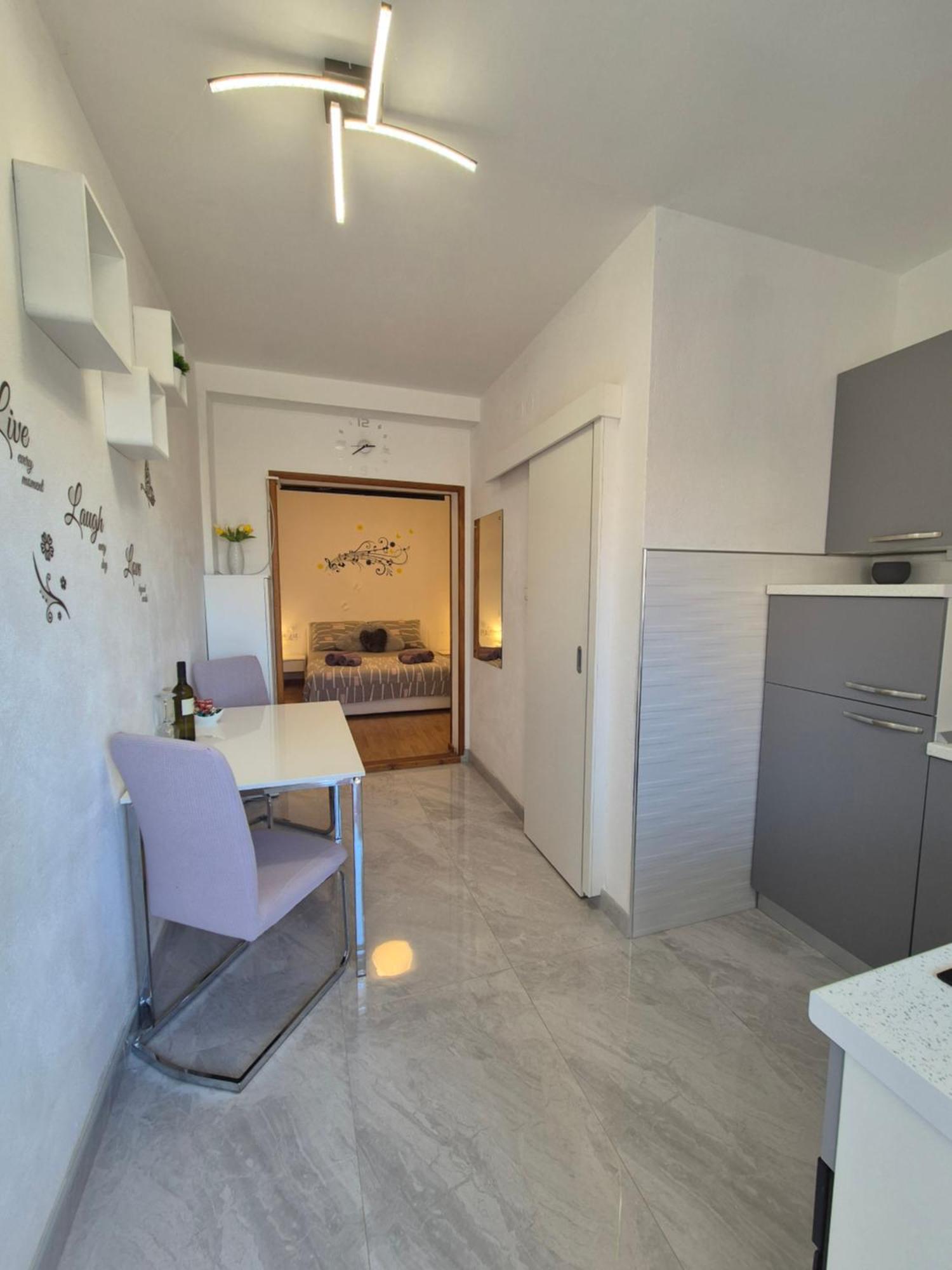 Apartment Karla Komiža Exterior foto